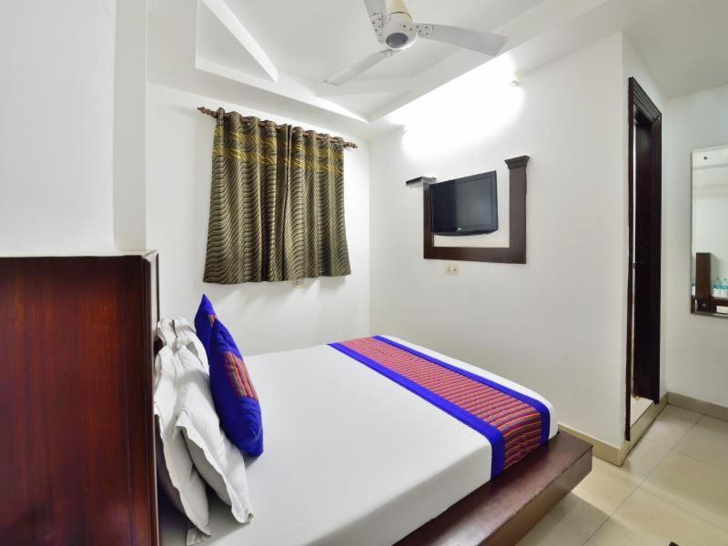 Hotel Sai International Нью-Дели Экстерьер фото