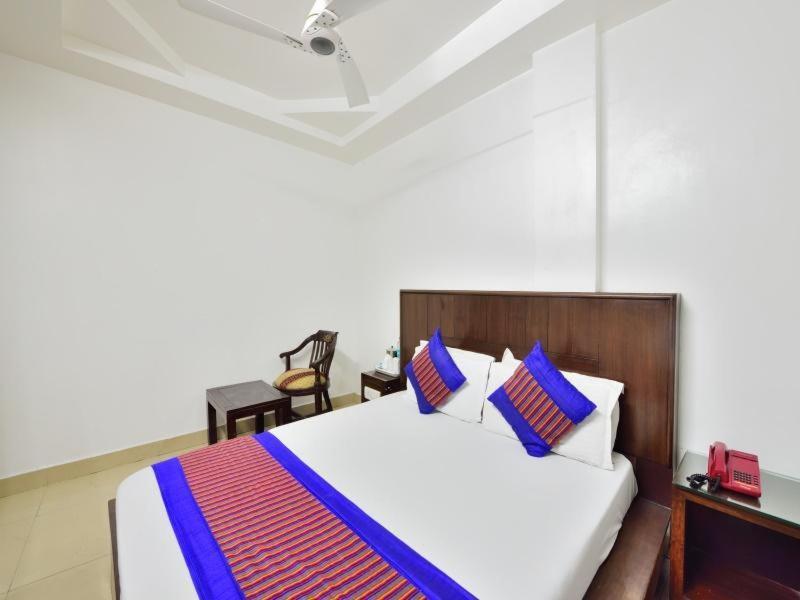 Hotel Sai International Нью-Дели Экстерьер фото